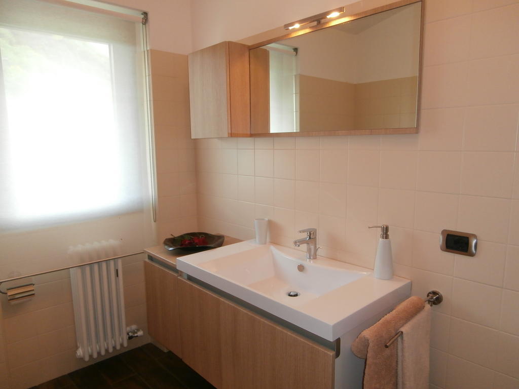 Villa Mimosa Colico Szoba fotó